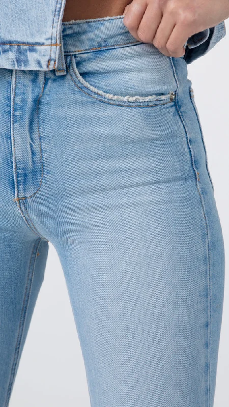 Micro Flare Jeans