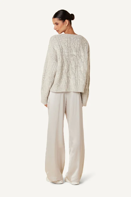 KOA CASHMERE CABLE KNIT V-NECK SWEATER | BLIZZARD