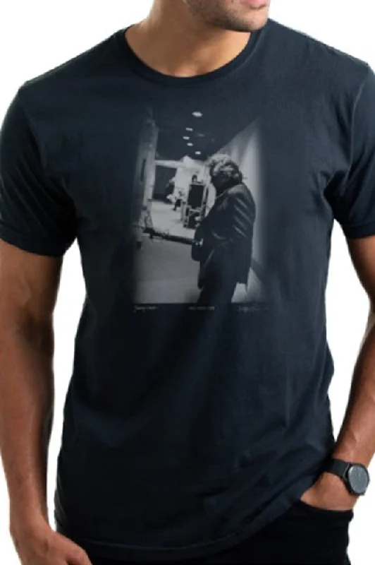 Clinch My Guy Tee Johnny Cash in Black